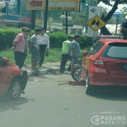 Lawan Arah, Jazz Tabrak Brio di Taman Sari