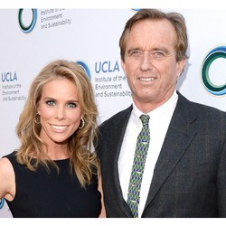 Selamat! Cheryl Hines dan Robert F. Kennedy Jr. Resmi Menikah