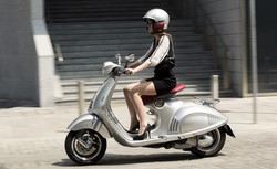 Vespa 946 Bellissima, Harganya Lebih Mahal dari Mobil LCGC