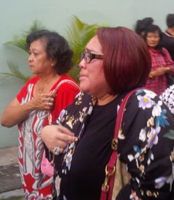 Derai Air Mata Nunung dan Gogon Antarkan Jenazah Mamiek