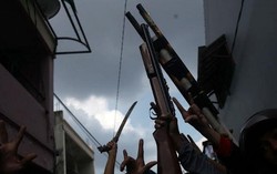 Bawa Senapan Angin dan Golok, Dua Kelompok Warga Tawuran di Pasar Manggis