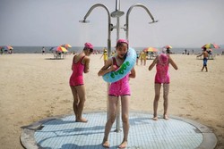 Mengintip Kemping Musim Panas di Korea Utara