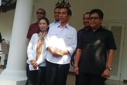 Alasan Tunjuk Rini Soemarno Jadi Ketua Transisi, Jokowi: Berpengalaman