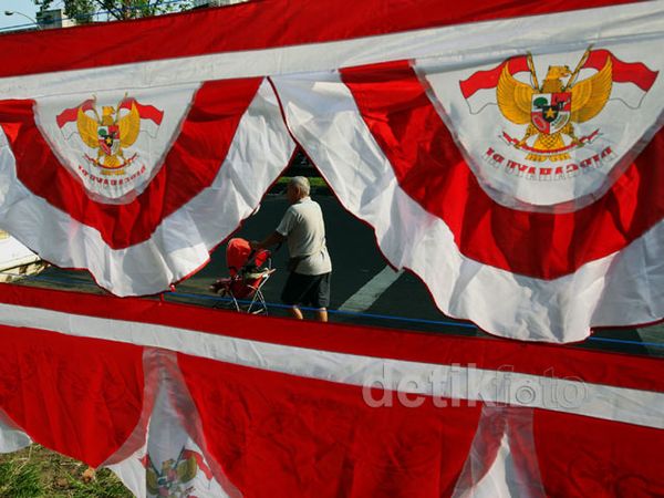 Jelang HUT RI Pedagang Bendera Bermunculan