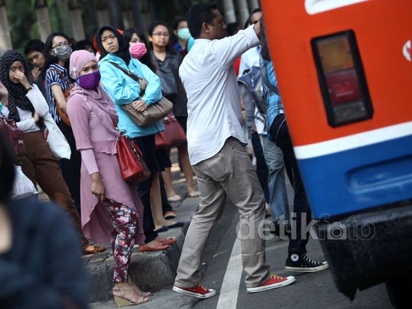 Hari Pertama Kerja, Jakarta Kembali Sibuk