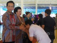 Sultan Gelar Open House