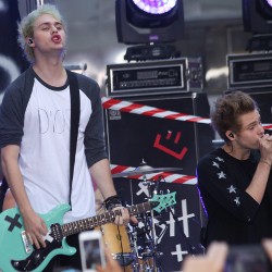 Album Debut 5 Seconds of Summer Puncaki Billboard