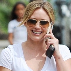 Hilary Duff Akui Bercerai dengan Suami Sebagai Hal Tersulit