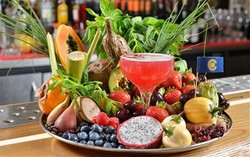 Mixologist Racik Cocktail dengan Bahan dari 71 Negara Peserta Commonwealth Games