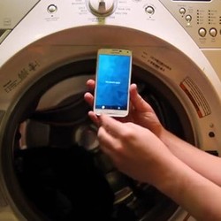 Galaxy S5 vs Putaran Mematikan Mesin Cuci