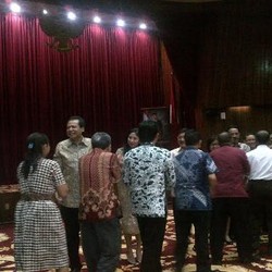 Hari Pertama Usai Libur Lebaran, CT Temui Pegawai Kemenko Perekonomian