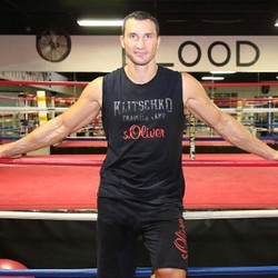 Duel di Restoran, Wladimir Klitschko Siram Shannon Briggs