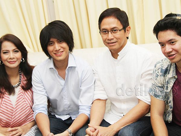 Kekompakan Addie MS dan Keluarga Kekompakan Addie MS dan Keluarga