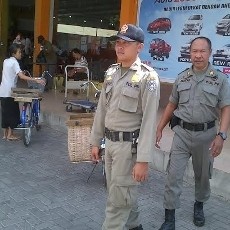 Hari Pertama Masuk Kerja, Satpol PP Razia PNS di Pusat Perbelanjaan