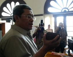 Ruangan Bau Asap Rokok, Aher Marah Saat Sidak