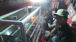 Suka Duka Budeng, Mulai Dibilang Stres Hingga Raup Untung dari Batu Akik