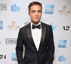 Robert Pattinson Anggap Wajar Putus Cinta karena Diselingkuhi Kekasih