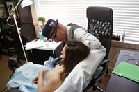 Kisah Vinnie Myers, Seniman Tato Dengan Spesialisasi Tato Payudara