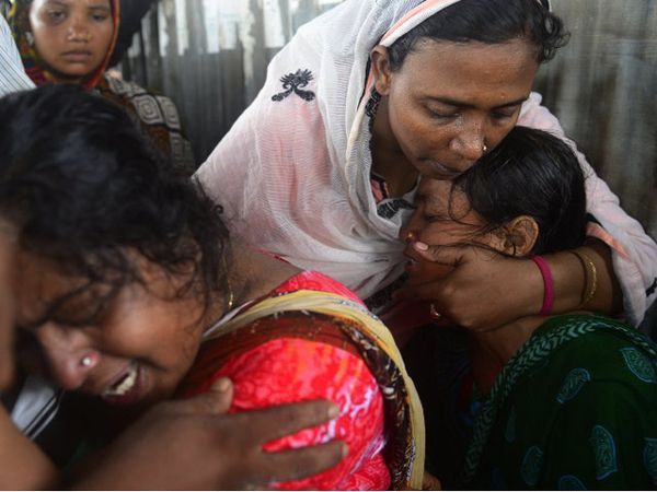 Kapal Feri  Tenggelam di Bangladesh