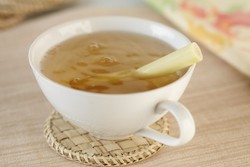 Slurp! Racik Sendiri Teh Sereh yang Wangi untuk Penghangat Badan