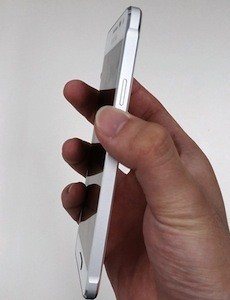 Samsung Galaxy Alpha Mungkin Mirip iPhone 5
