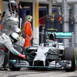 Kejutan Besar Mercedes Jadi Motivasi Alonso dan Ferrari