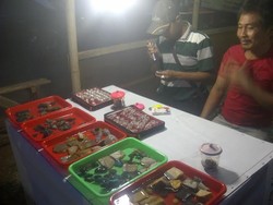 Ketika Demam Batu Akik Melanda, Kanal Banjir Timur pun Berganti Wajah