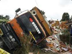 Tertabrak Truk Rem Blong, 3 Bocah SD di Dairi Sumut Tewas
