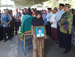 Ratusan Pelayat Lepas Kepergian Ircham Korban Pohon Tumbang di UGM