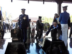 KSAU Ziarah ke Makam Pahlawan Adisutjipto dan Abdul Rahman Saleh