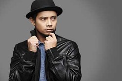 Dibantu Anggota SORE, Vokalis Band Hujan asal Malaysia Rilis Album Solo