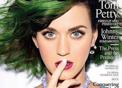 Katy Perry Coba Pacaran dengan Pria yang Tidak Terkenal