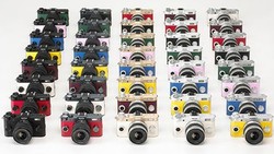 Ricoh Rilis Kamera Mirrorless Warna-warni