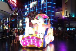 Meriahnya The Magical Parade of Zoo Crew, Trans Studio Bandung