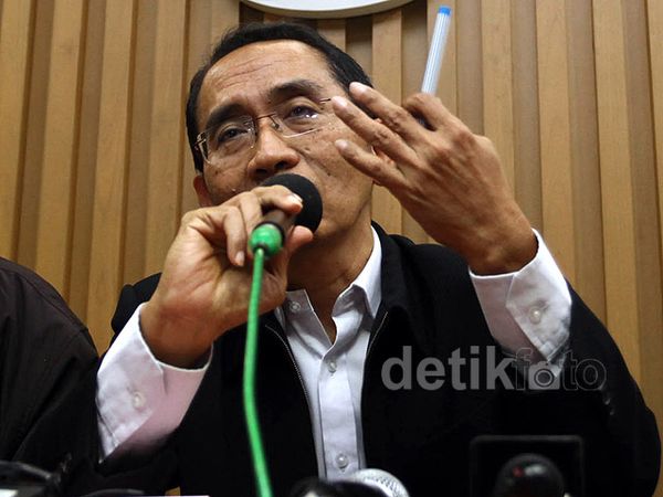 KPK Beri Penjelasan Soal Pemerasan TKI KPK Beri Penjelasan Soal Pemerasan TKI
