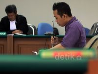 Hendra OB Bacakan Pembelaan