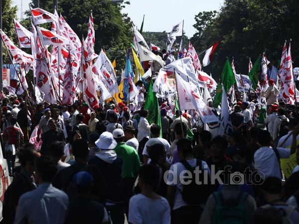 Pendukung Prabowo Datangi MK