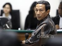 Mantan Wakil Rektor UI Jalani Sidang Perdana