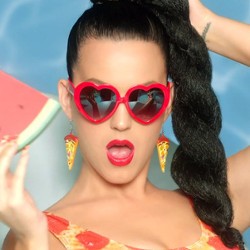 Katy Perry Bahas Perceraiannya dengan Russell Brand