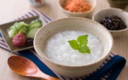 Optimalkan Pemakaian Rice Cooker untuk Bikin Bubur dan Nasi Hainan