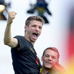 Henry Puji Mueller Setinggi Langit