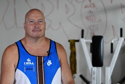 Pria Kekar Ini Latih Fisik Para Difabel agar Bisa Kembali Percaya Diri