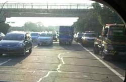 5 Mobil Tabrakan Beruntun di Tol JORR Dekat Terminal Kampung Rambutan