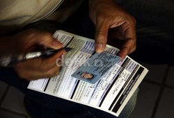 Modus Baru, Calo Jual Tiket Kereta plus KTP Palsu