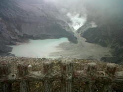 Tangkuban Perahu dan Kisah Sangkuriang