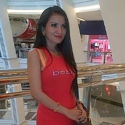 Punya Pergaulan Internasional, Five V Tak Malu Berpenampilan Seksi