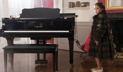 Desainer AS Ini Ciptakan Mantel Bulu Untuk Anak Senilai Rp 500 Jutaan