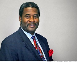 Rektor Ini Rela Gajinya Dipotong Rp 900 Juta Demi Upah Karyawan