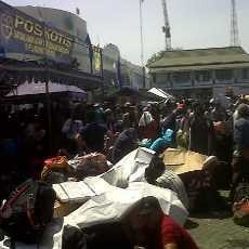 Arus Balik di Pelabuhan Tanjung Perak Masih Ramai