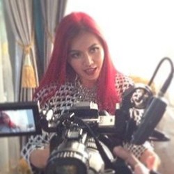 Rambut Merah Denada, Love It or Leave It?